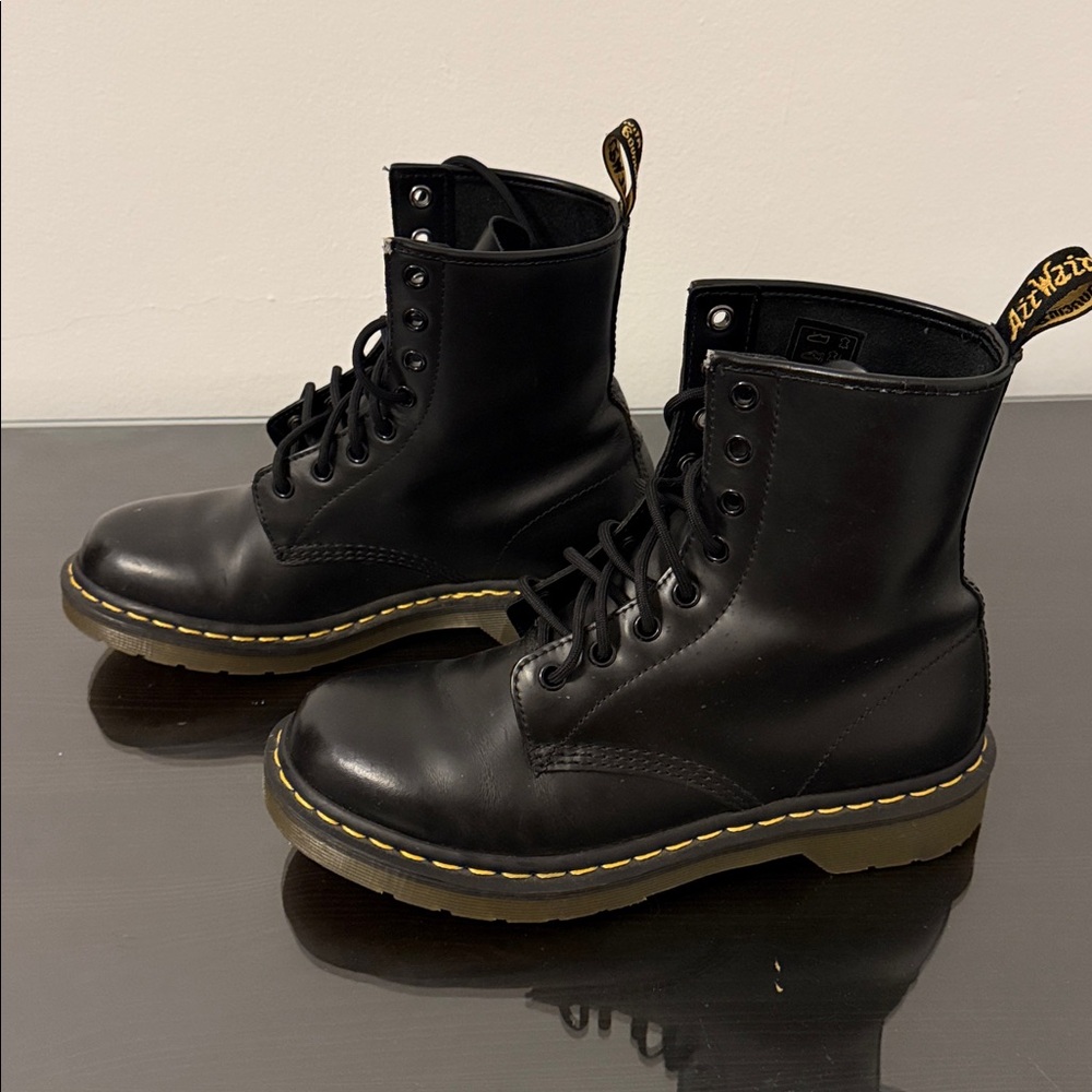 Dr. Martens Black 8-Eye Lace-Up Boots with Yellow Stitch - size 8 - Picture 3 of 6